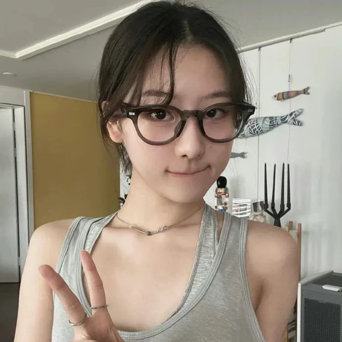 四个孩子走进银行